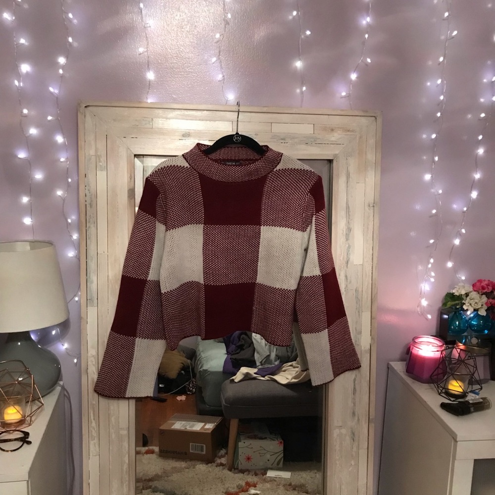 Cropped plaid sweater 😍